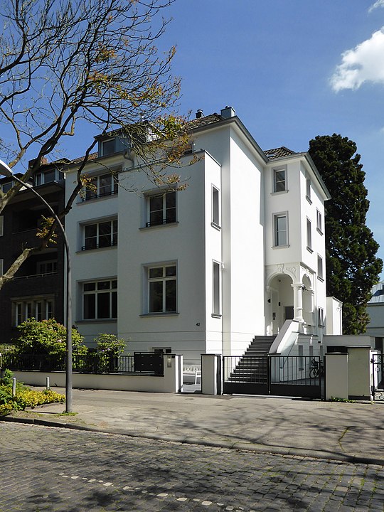Wohnhaus Fürst-Pückler-Str. 42 im heutigen Zustand Immobilienmakler Haus verkaufen